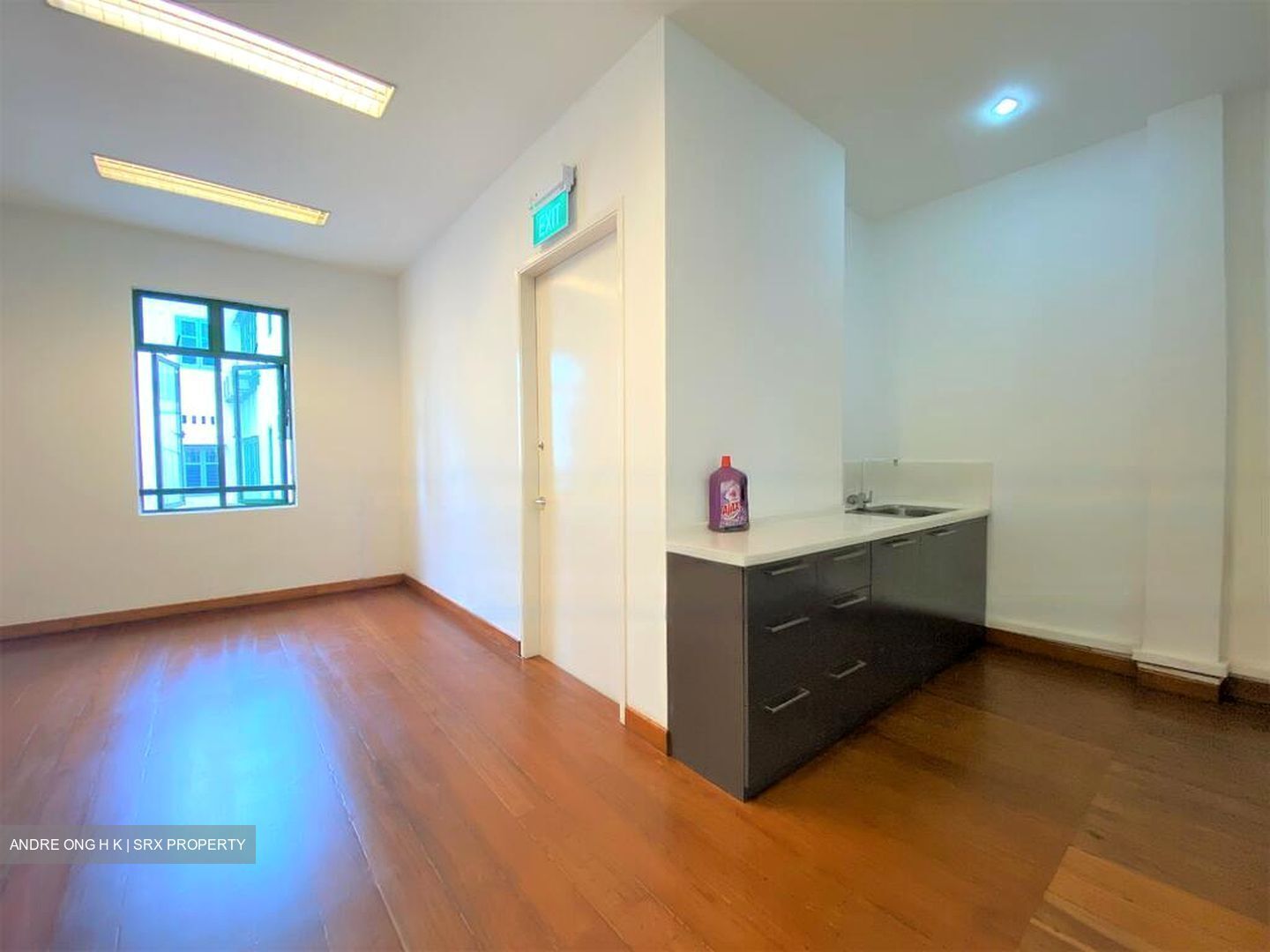 100 Am (D2), Office #472962441